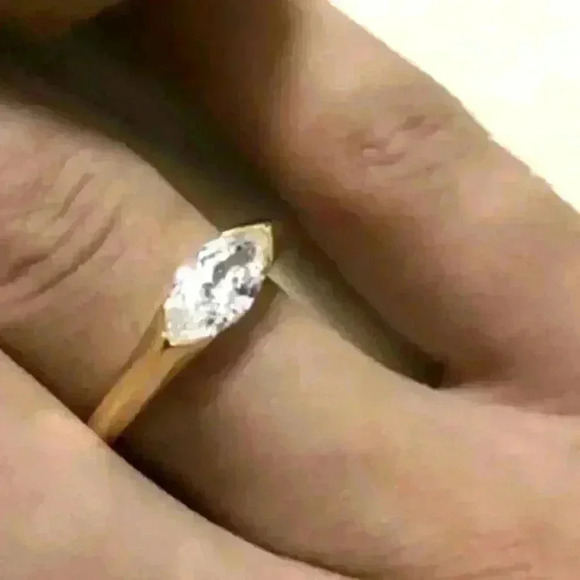 NEW 18k Gold Plated Silver Diamond Ring - Picture 4 of 5